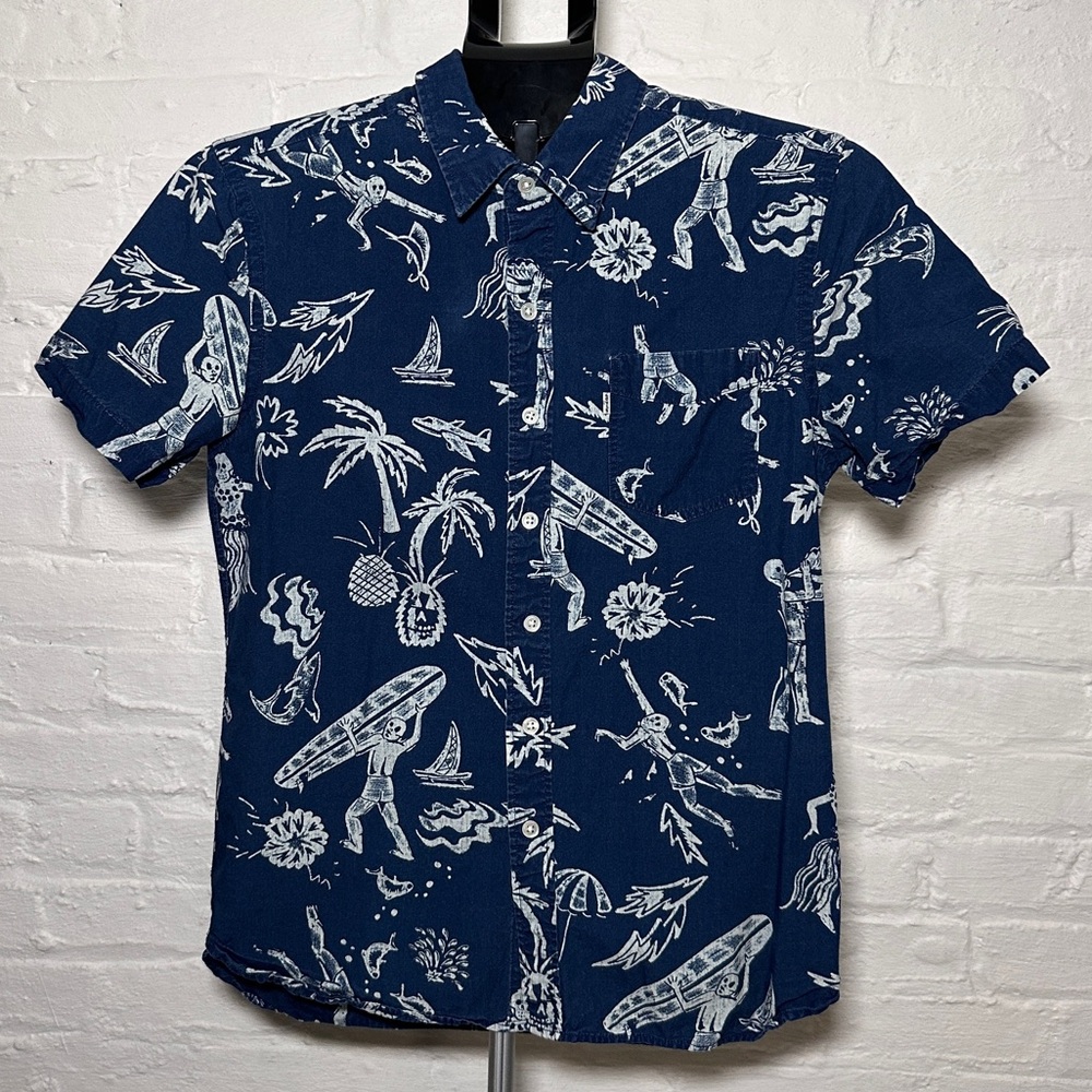 Levi’s Men's Navy Blue Patterned Skull Print Short Sleeve Shirt